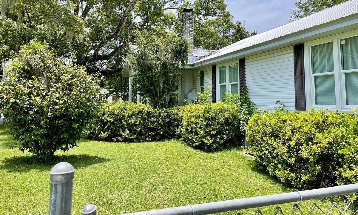 MacClenny House | Private Home in Macclenny, FL 32063