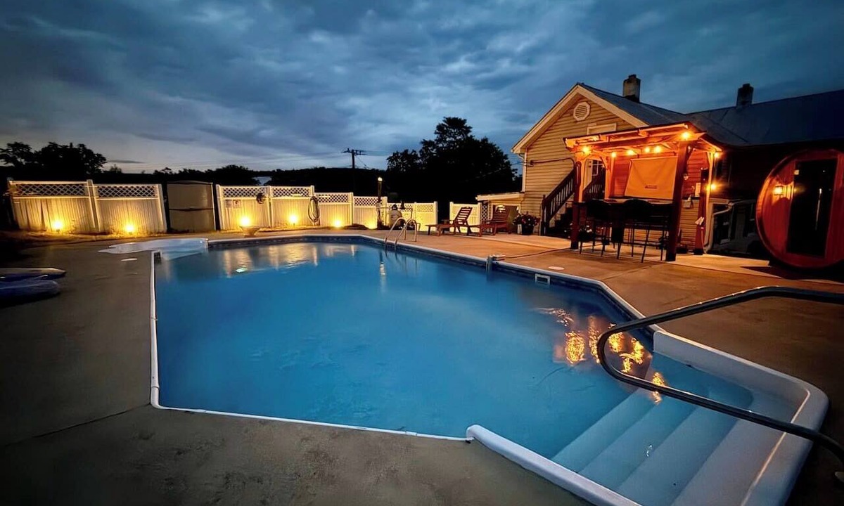Mount Jackson House | Private Pool | HotTub | Sauna | Wineries | Hikes