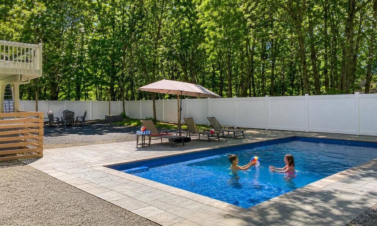 Long Pond House | PrivatePool~HotTub~Speakeasy@Bootlegger'sBungalow