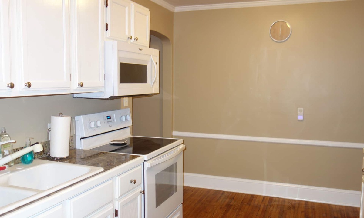 Charlotte Apartment | PROMO 15% WEEKLY/20% MONTHLY DISCOUNTnSleeps up to 6 adults, 5 mins to spectrum