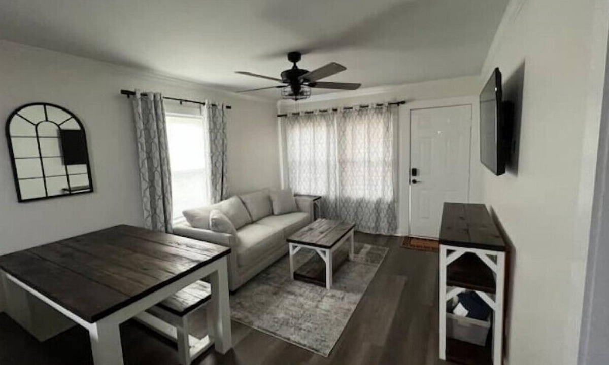 Kannapolis House | Quaint 2-bedroom perfect for a family or friends.