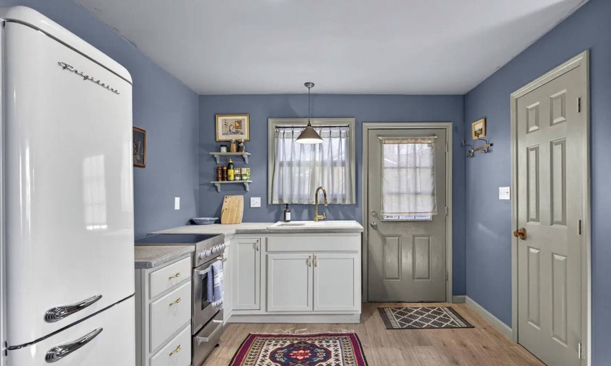 Shepherdstown Cottage | Quaint Mini Cottage in Shepherdstown - Walking Distance