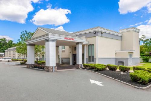 Edison Hotel | Quality Inn Edison-New Brunswick