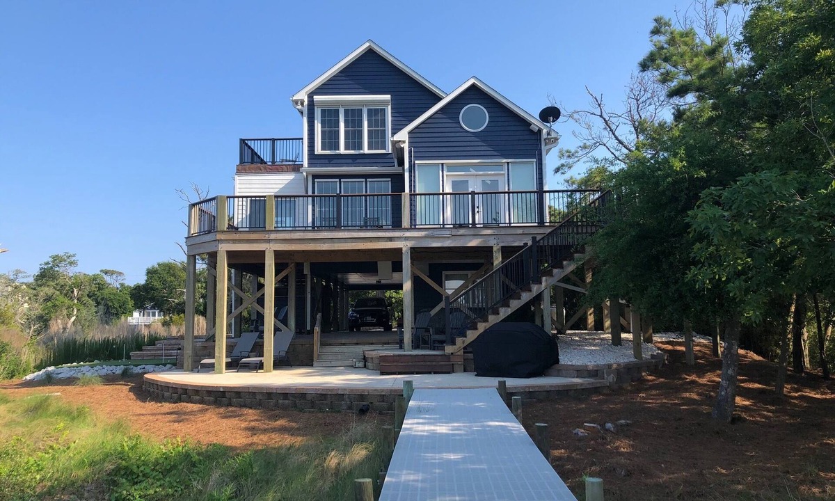 Emerald Isle House | Relax, Play, Enjoy at OFFSHORE BLUE - Sound Front Home 4 BR 2 Bath
