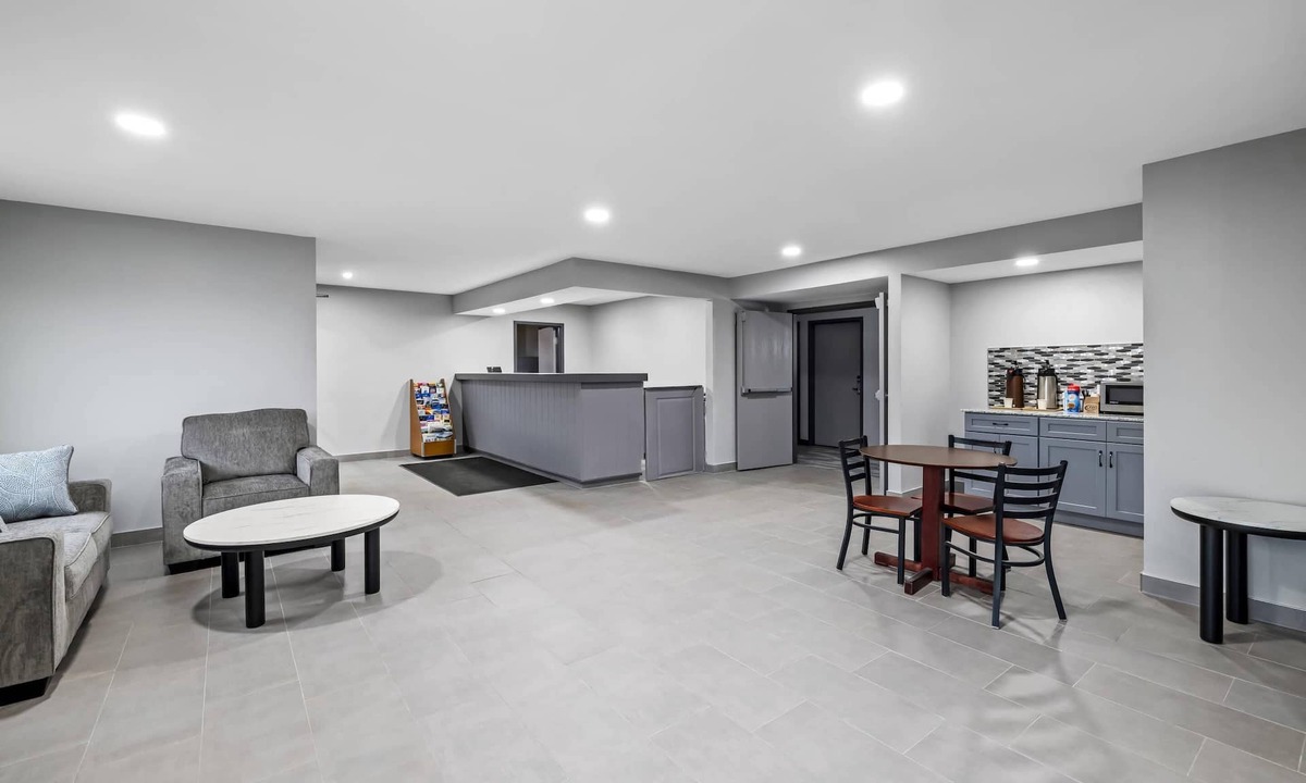 Webster Crossing Hotel | Rodeway Inn