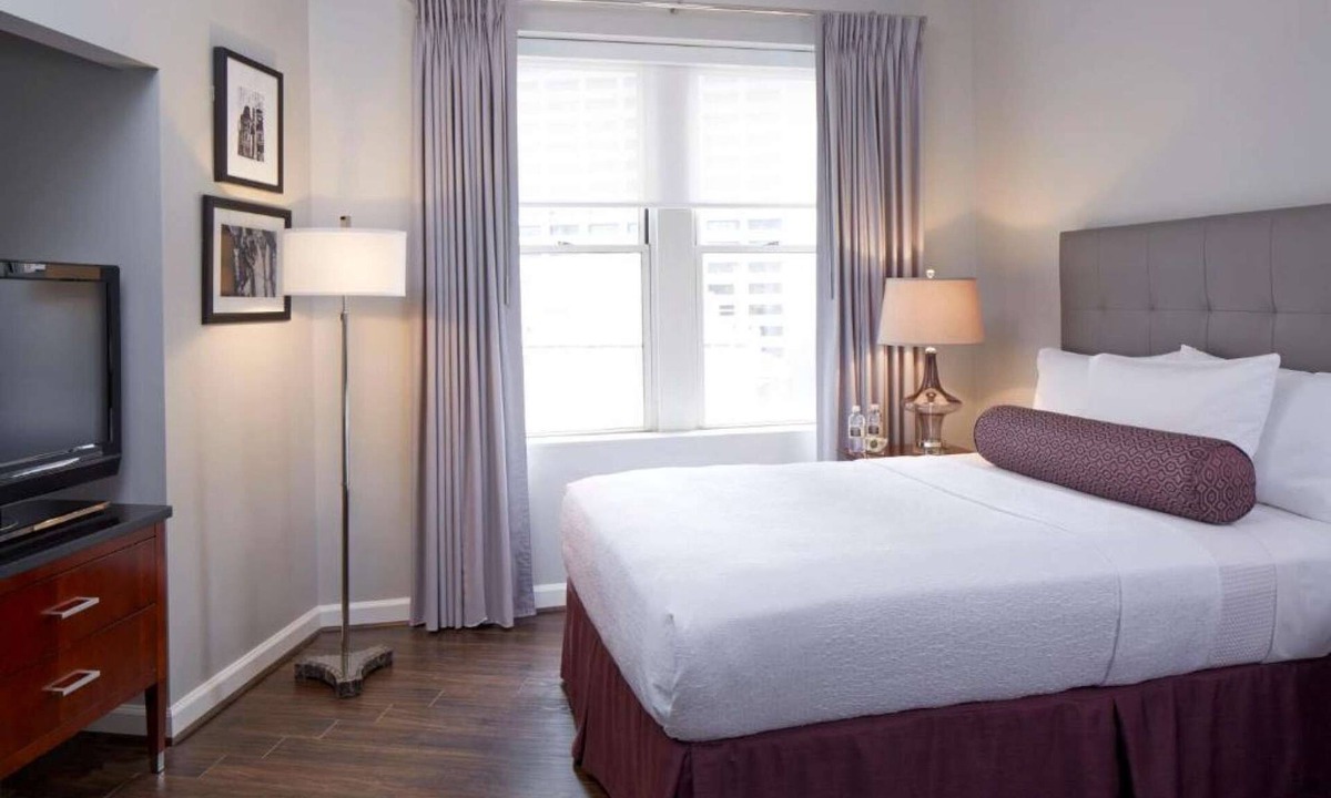 Midtown Hotel | Rooftop Fitness in Midtown Atlanta | Restaurants