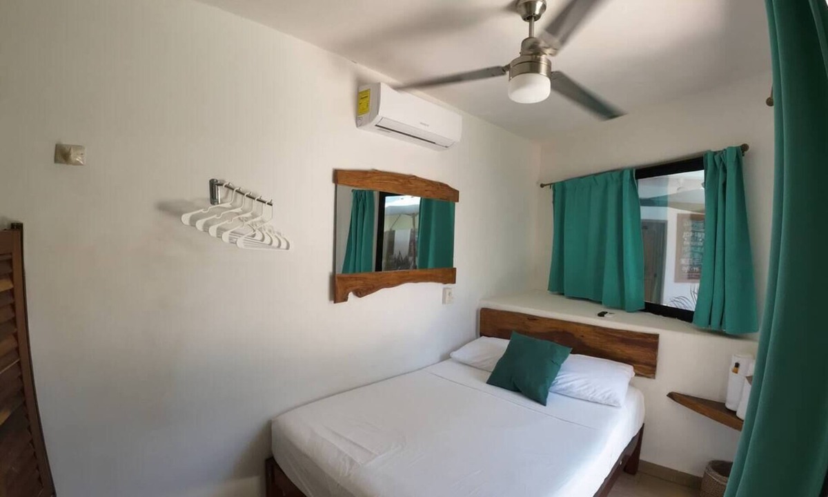 Mario Villanueva Madrid Bed & Breakfast | Room in front of the pool + Breakfast -Bacalar