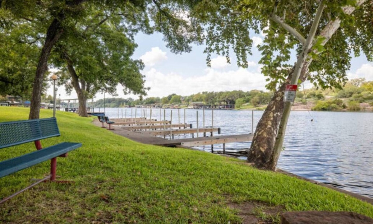 Burnet RV Rental | RV Site - Pull Through 43