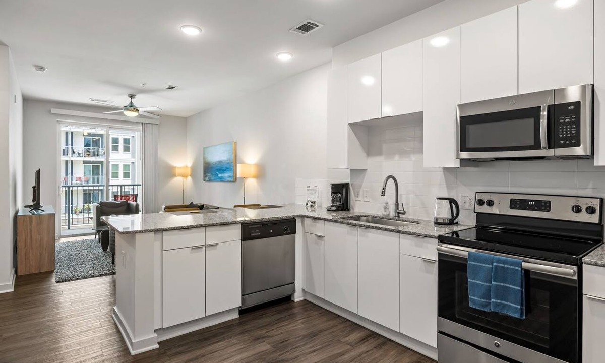 Home Park Apartment | (S1BI) Includes Bi-weekly Cleanings & Linen Change