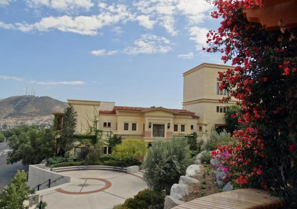 Tecate Hotel | Santuario Diegueño