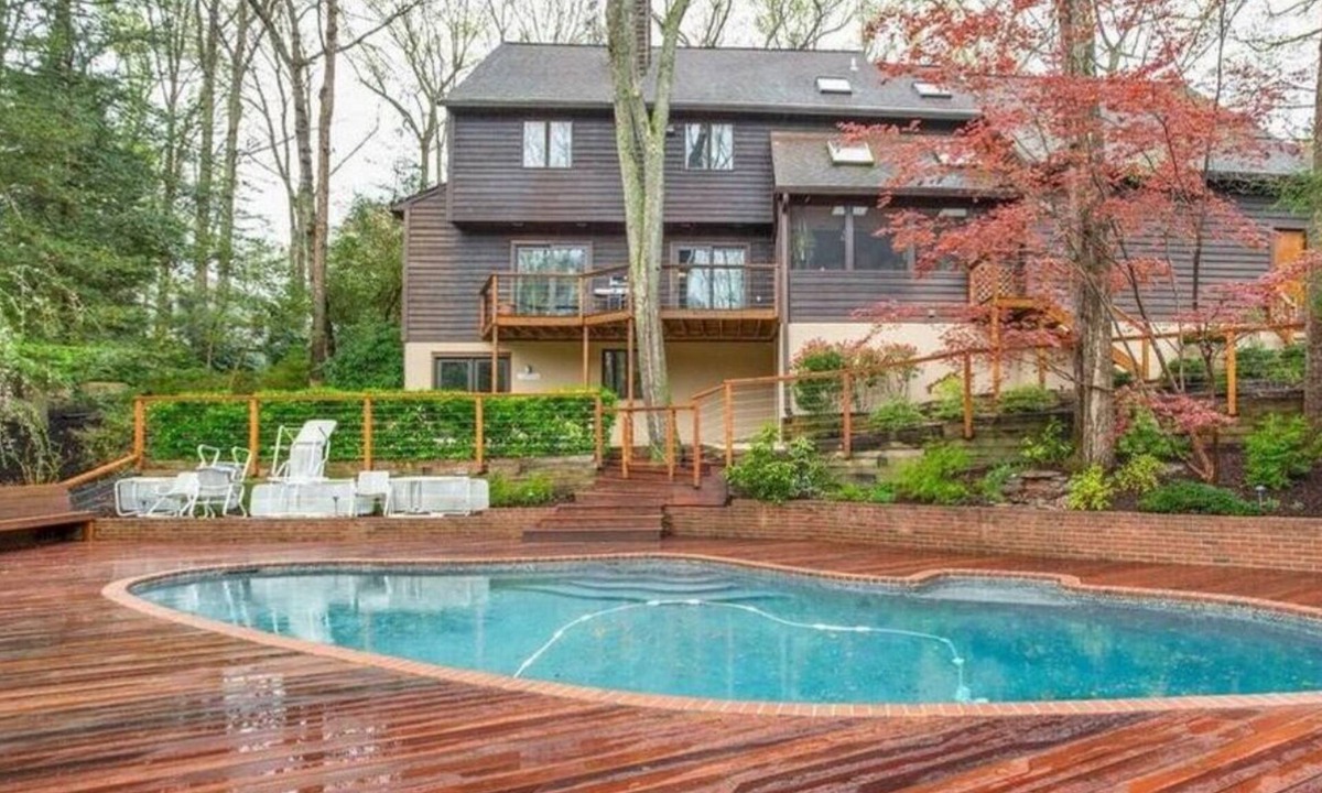 Severna Park House | Serenity Amidst the Trees with Pool, Sleeps 20+