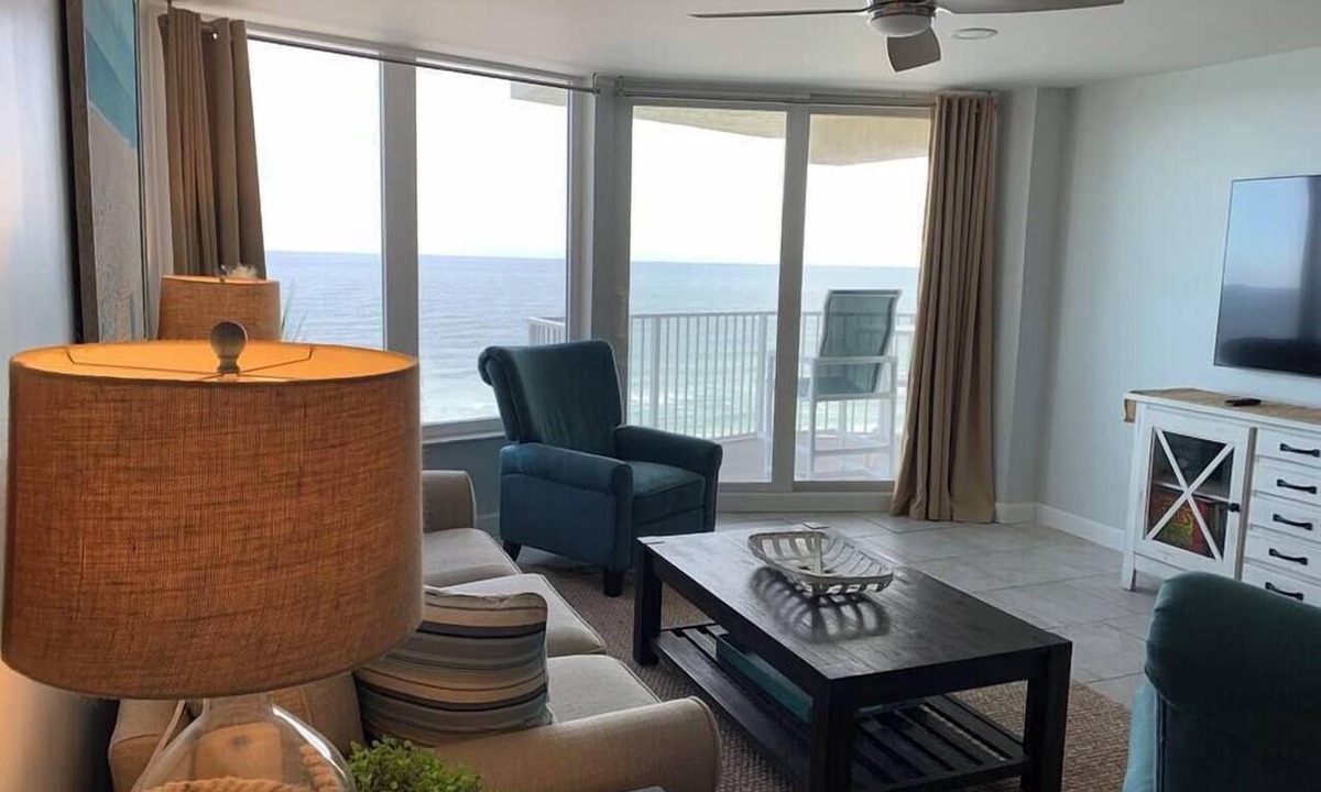 Daytona Beach Shores Condo | Shores Club 1006 - Daytona Beach Shores -Oceanfront with Views of the Atlantic Ocean and Intercostal