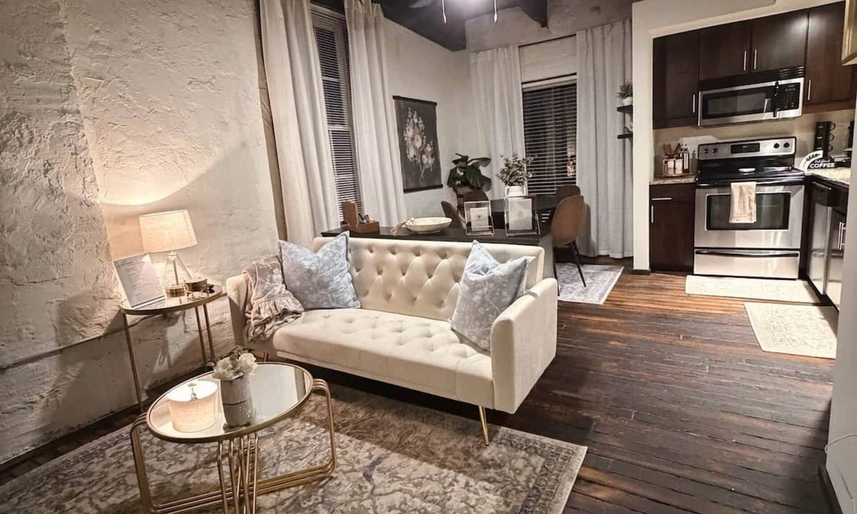 Downtown Richmond Apartment | Smokehouse 409