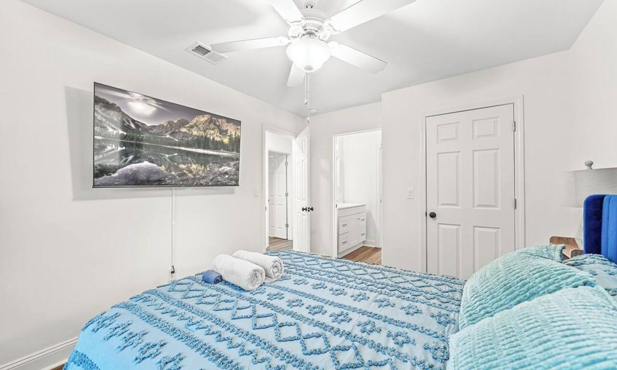 Athens House | Spacious 4BR/3.5BA Athens Home— Near UGA & Downtown