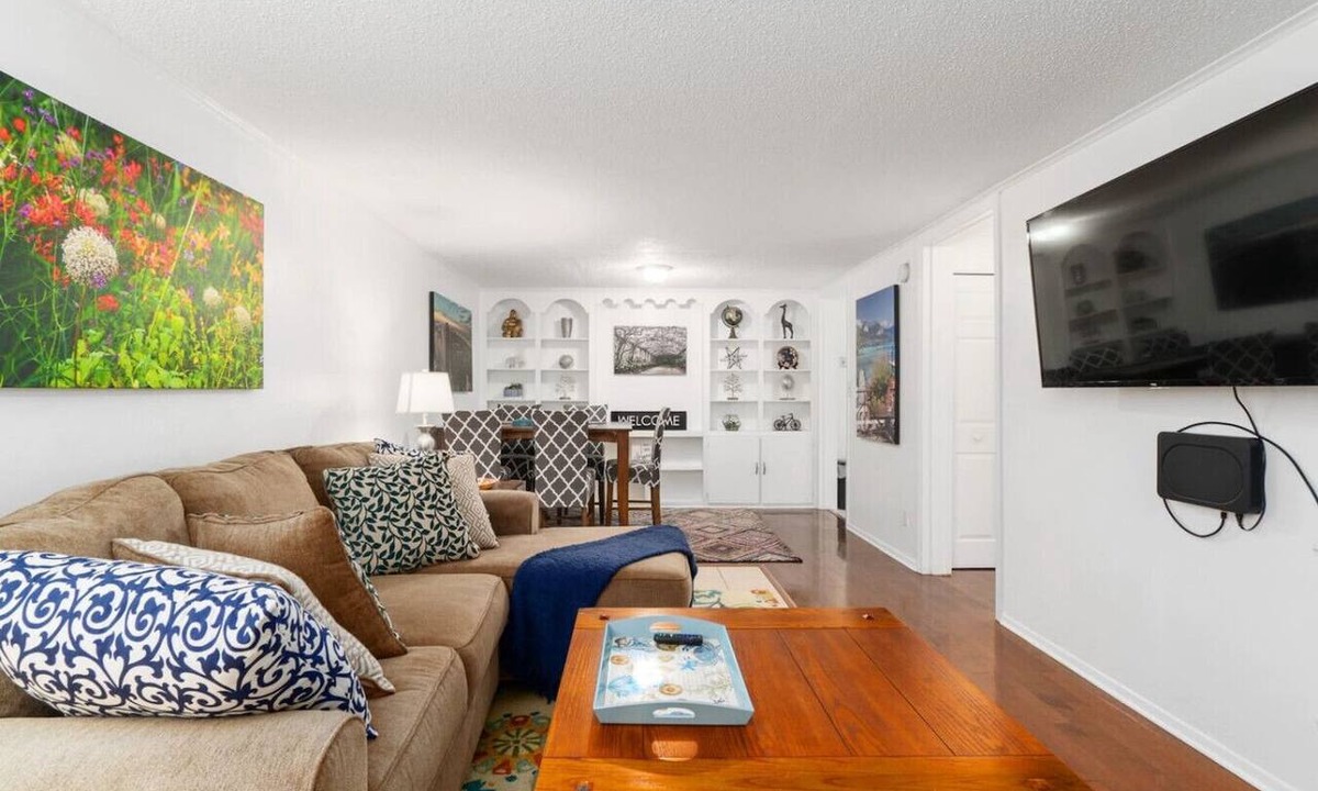 Gainesville Condo | StayGainesville`s Peaceful Condo Near UF/Shands