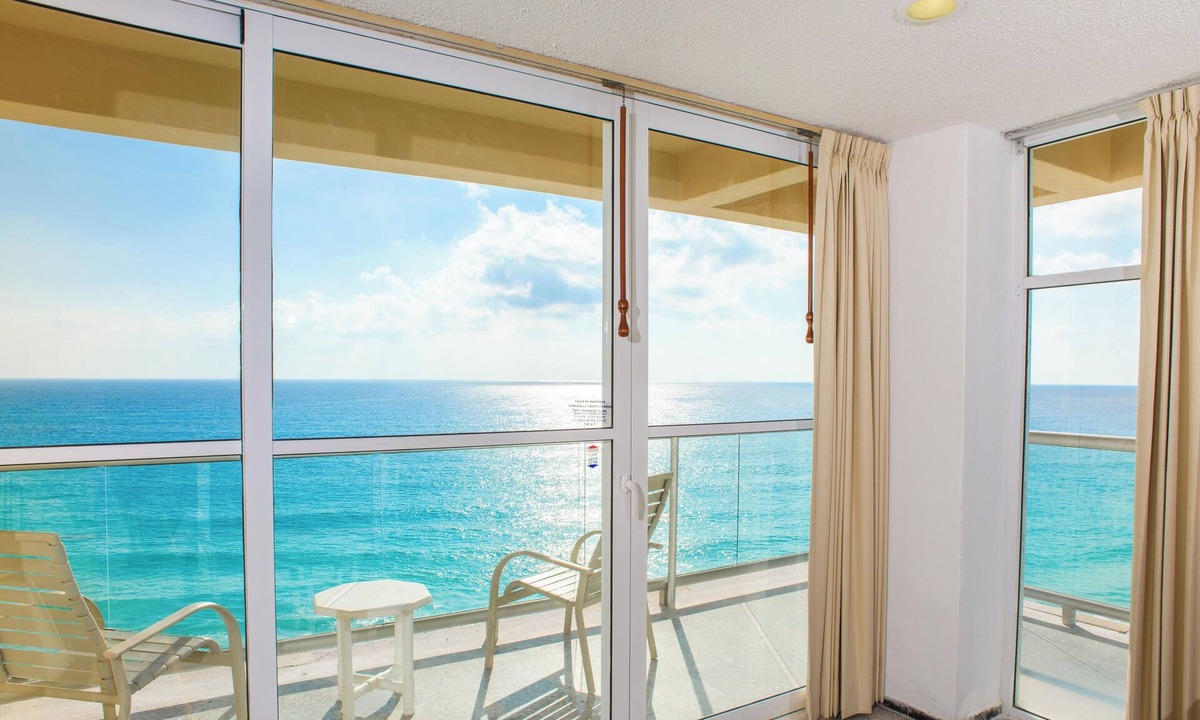 Punta Cancun Condo | Stunning Beachfrt 2BRM Condo on Cancun Beach.Step Onto Sand & Walk to Nightlife!