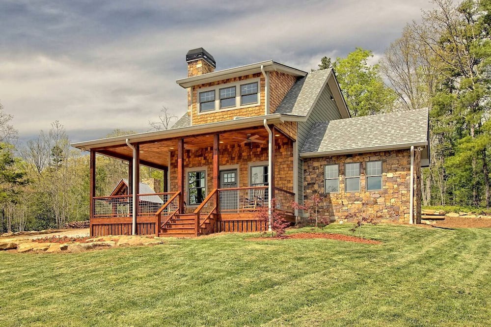 Wiley Cottage | Stunning Cottage Rental Ideal for a Family to Go Glamping in Georgia