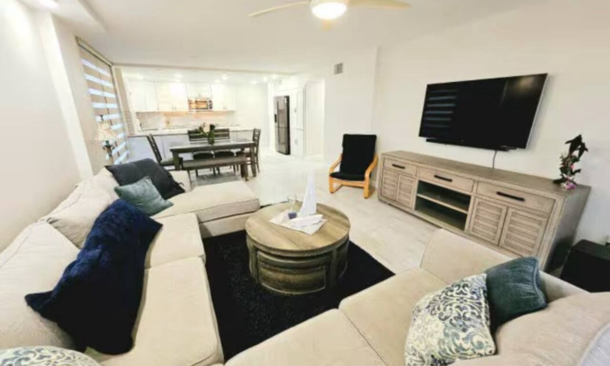 Ormond-by-the-Sea Condo | Stylish beachfront condo 2 bed 2 bath panoramic balcony sleeps 6