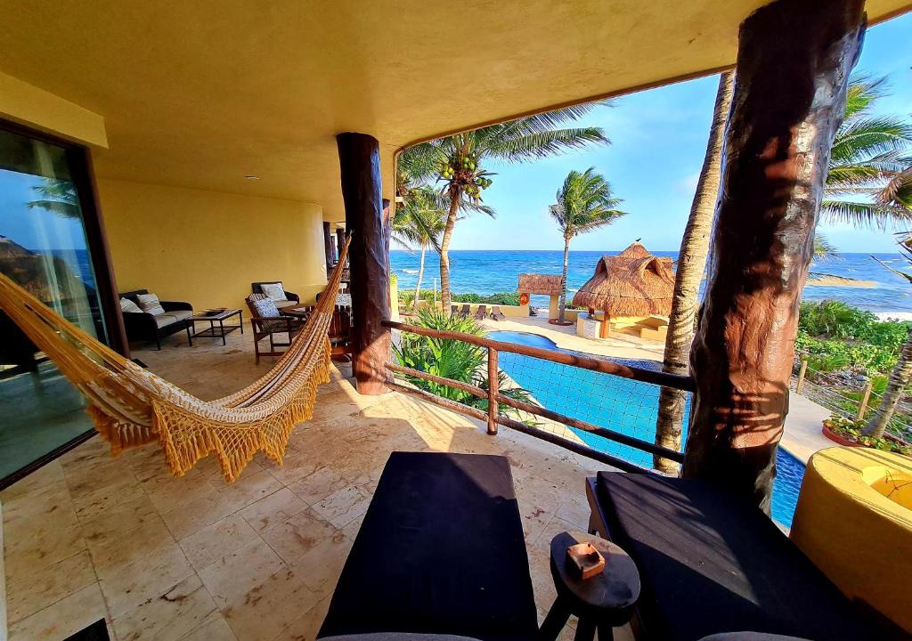 Majahual Apartment | STYLISH OCEANFRONT CONDO with POOL