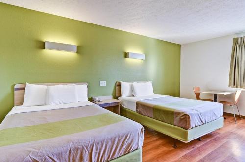 Moon Township Hotel | Suburban Studios