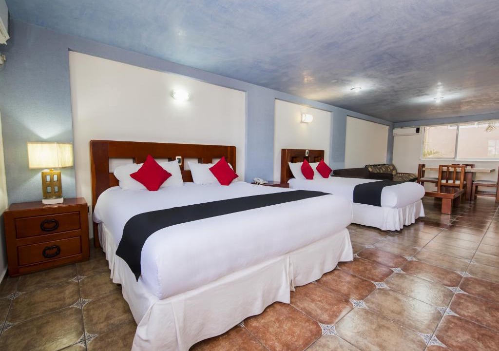 Irapuato Hotel | Suites de Reyes