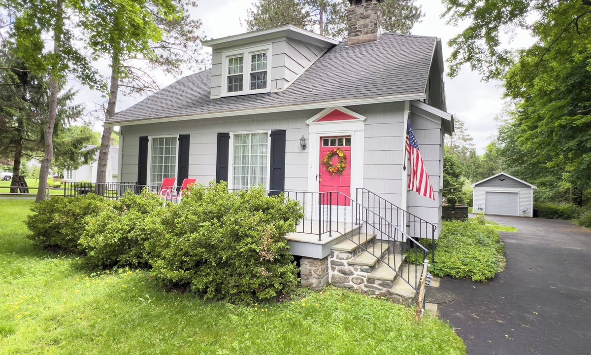 Skytop House | Summer Pocono Cabin Near Skytop Lodge with Fenced Yard; Wkly/Mthly Discounts