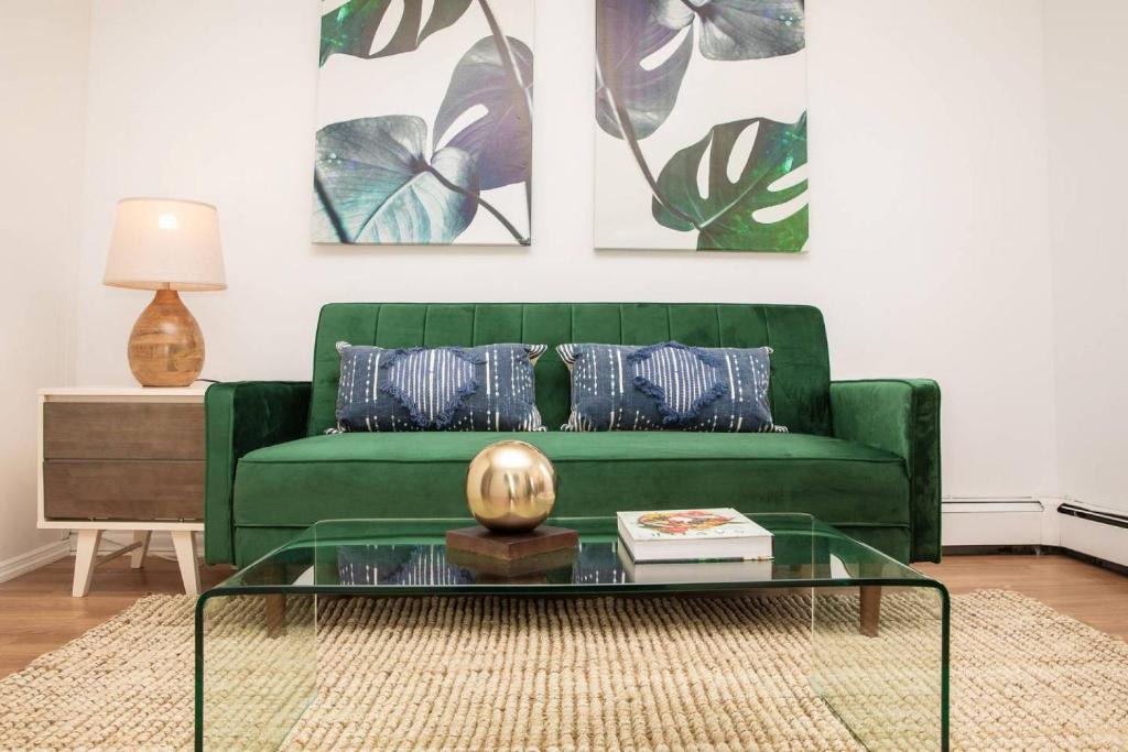 Downtown Jersey City Apartment | Sunny! Spacious 2BR! Near Downtown!