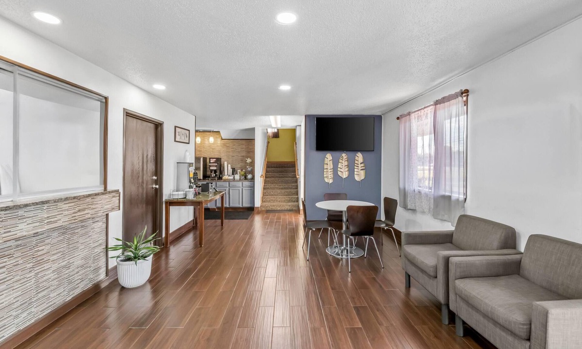 Franklin Hotel | Super 8 by Wyndham Franklin