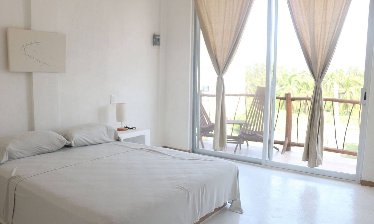 Ixtapa - Zihuatanejo Hotel | Superior Queen size bedroom
