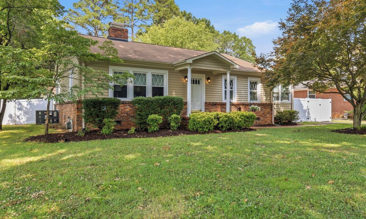 Concord House | The Harmony Upscale Retreat Walking Distance to Downtown