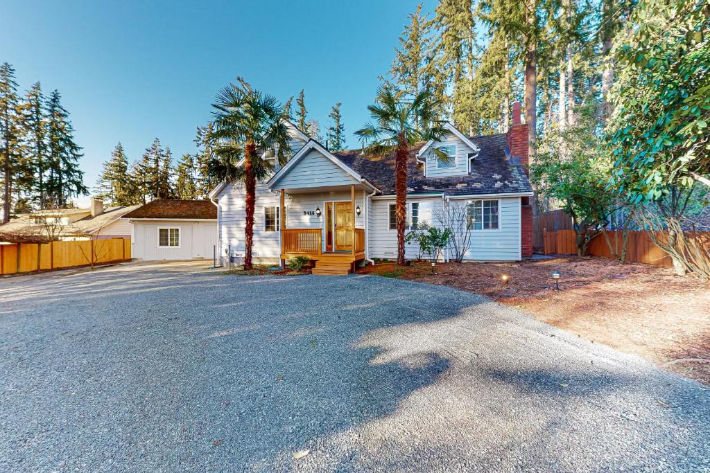 Renton House | The Little Wing Roost