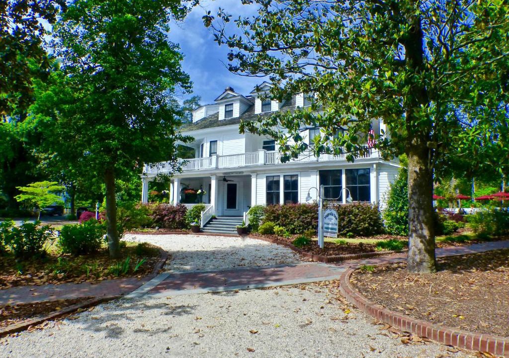 Old Town Hotel | The Magnolia Inn
