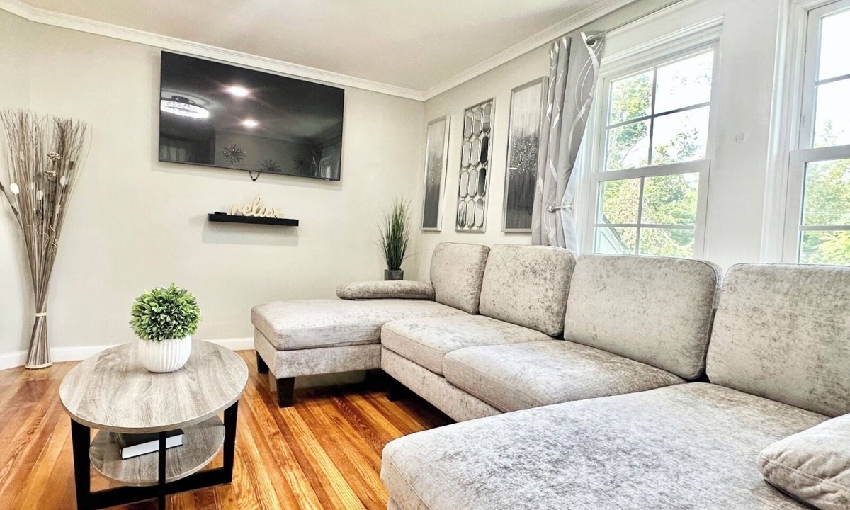 Newton Apartment | Town & Country Andover, NJ Area Apt- 2nd Fl