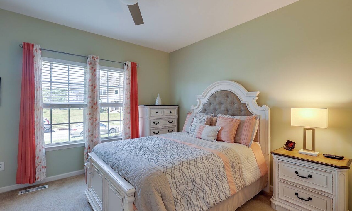 Golts Apartment | Townsend Suite w/ Shared Pool & Lounge Patio!