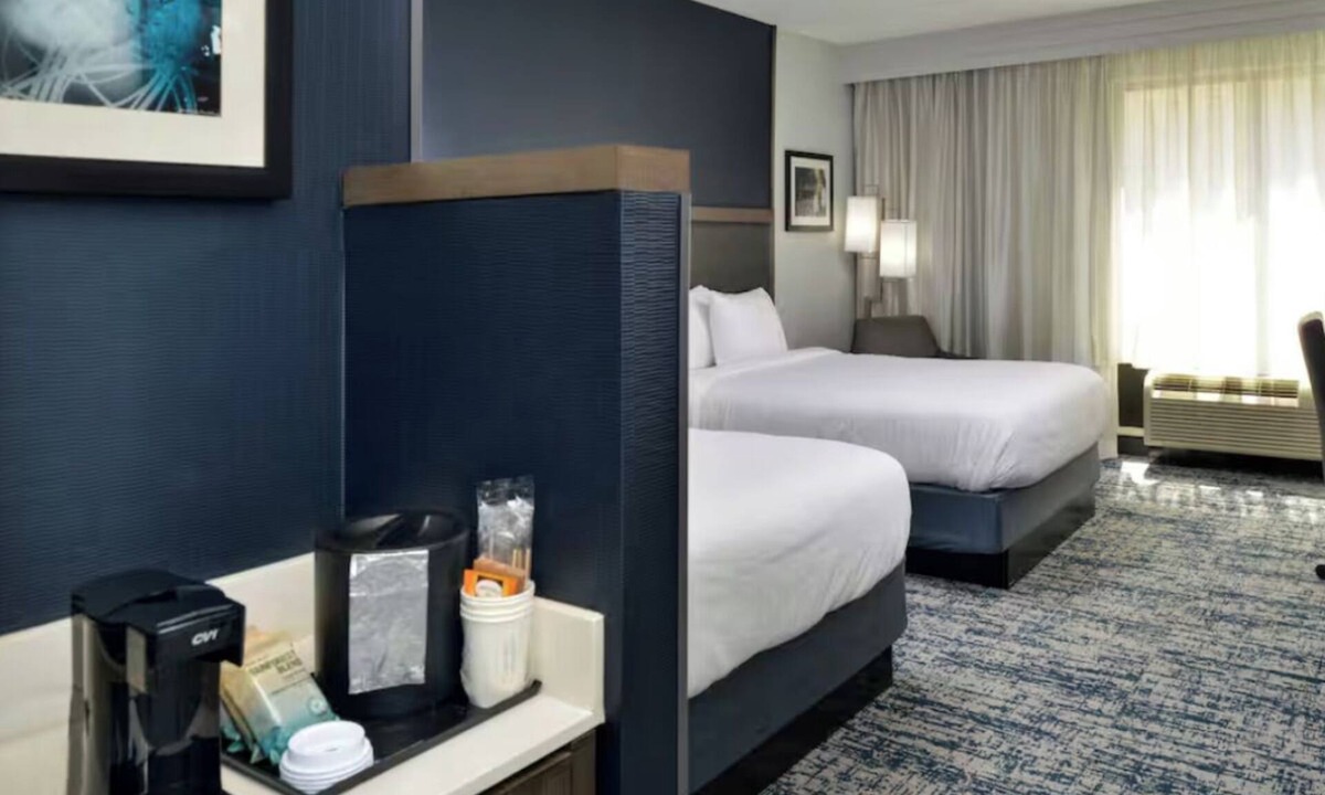 Downtown Wilmington Hotel | Tranquil Stays Near Restaurants, Museums, Theater, and Airport | 4 Units