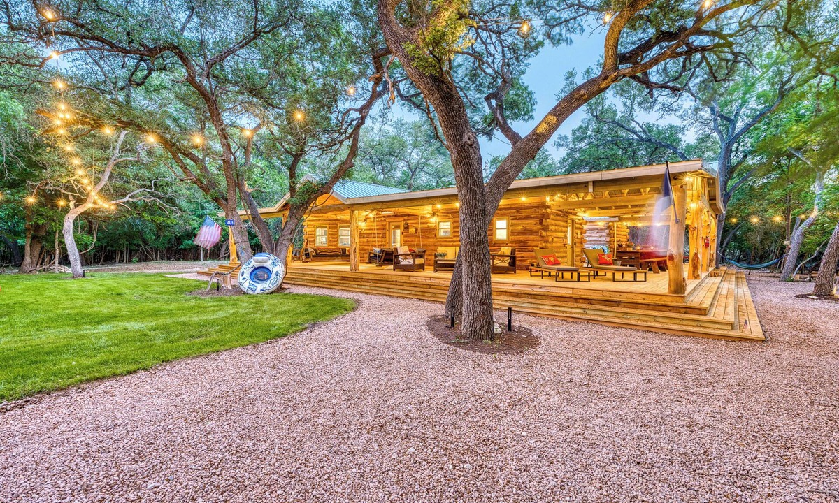 Blanco Cottage | Ultimate Riverfront Retreat! Blanco Family Cabin