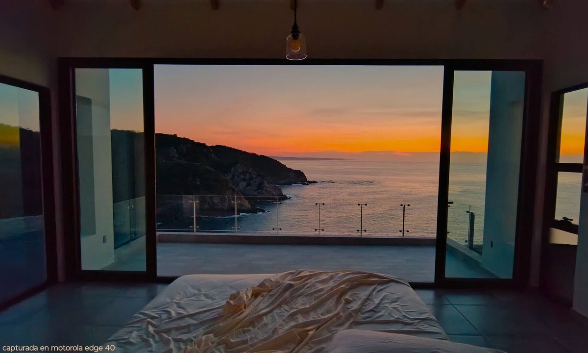 Puerto Angel Villa | UNIQUE BEACH HOUSE CASA DI LUCA WITH STUNNING VIEW