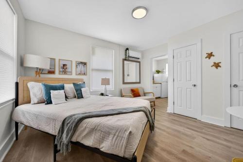 South Pensacola House | Unit 9 Studio Cottage Close to Downtown NAS