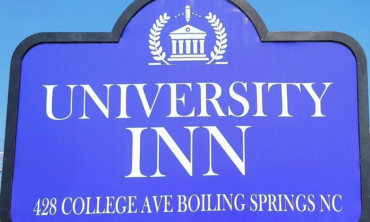 Boiling Springs Hotel | University Inn