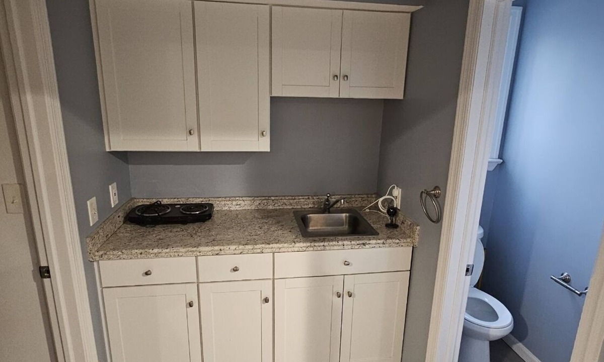 North Brunswick Apartment | Updated studio/efficiency apartment