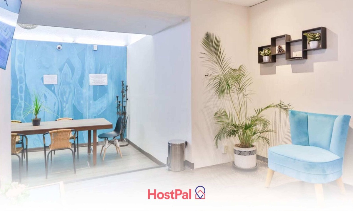 Colonia Roma Bed & Breakfast | Urban Comfort in La Roma: Private Room 203