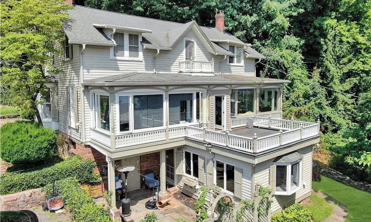 Grand View-on-Hudson House | US Open Stay - Hudson River View Estate with Private Tennis Court