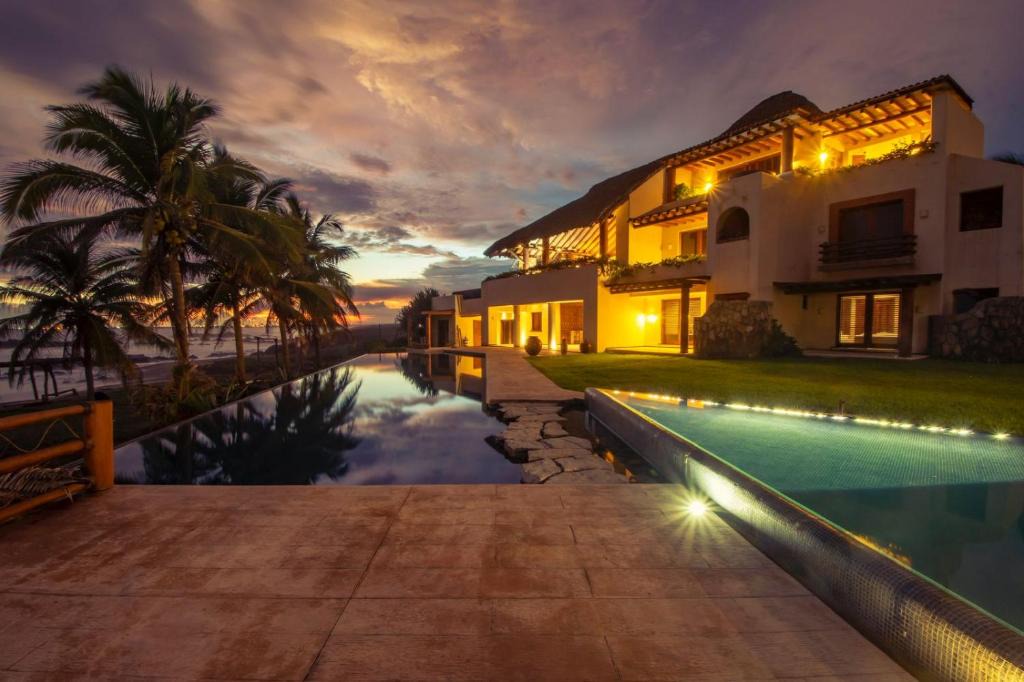 Petacalco House | Villa Don Luis Troncones