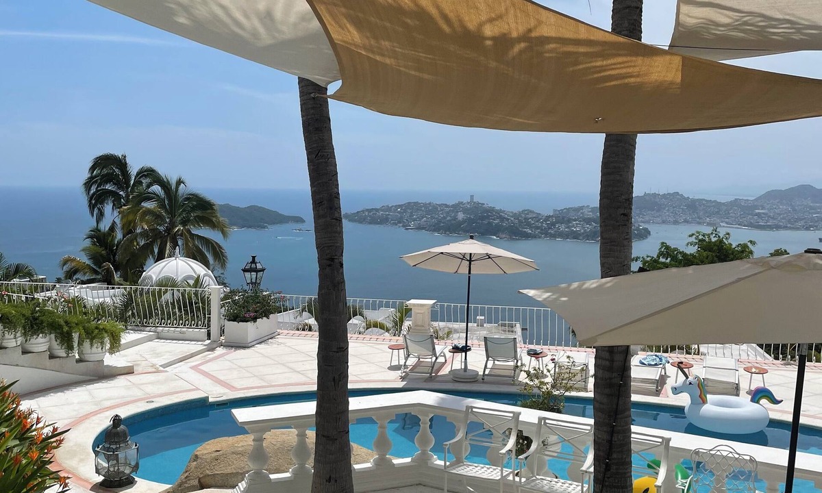 Las Brisas Villa | VILLA JADE LUXURY VILLA IN ACAPULCO WITH BEST STAFF AND VIEWS