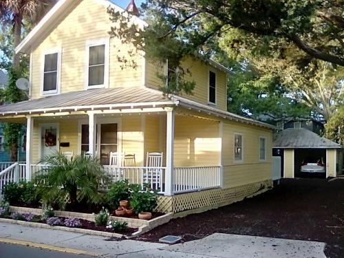 Downtown Historic District Apartment | Villa Riberia
