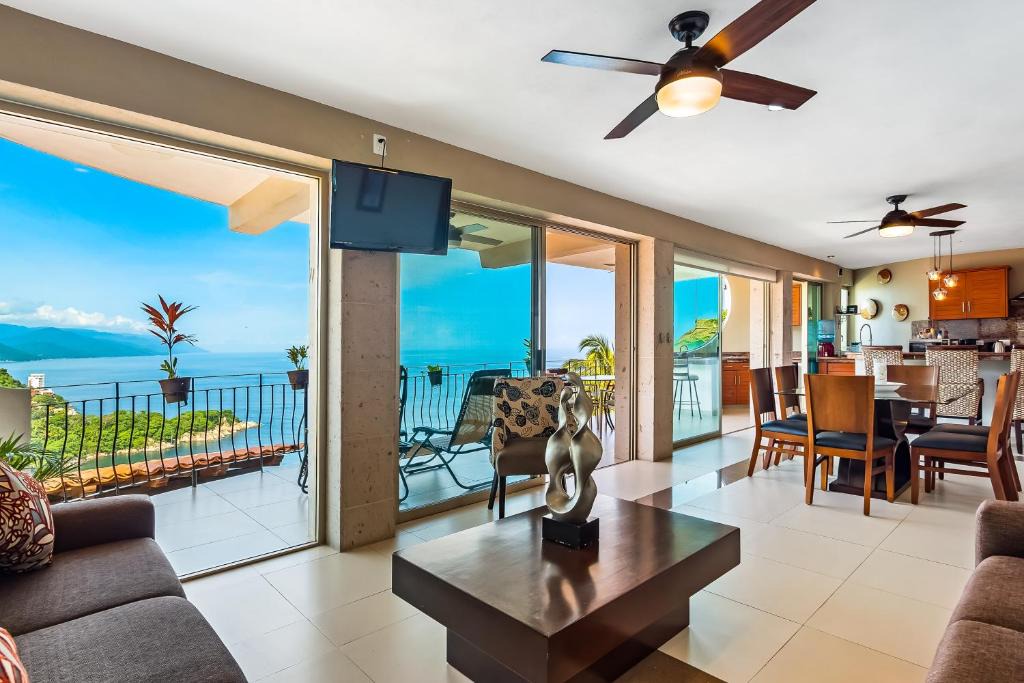 South Shore Hotel Area Apartment | Villas Altas Casa Luna #A3