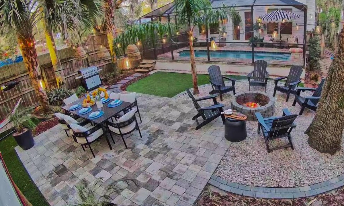 Lincolnville House | Walk to historic DOWNTOWN , Heated Pool, backyard Dining, grill, fire pit,Dog Ok