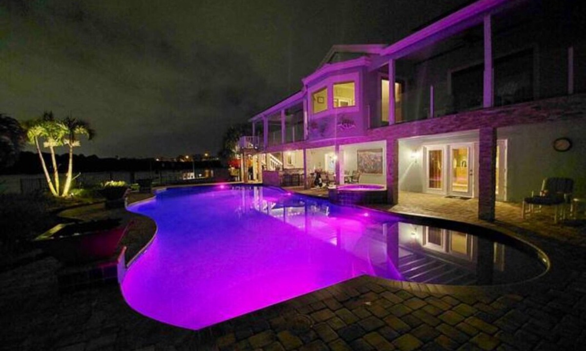 Largo Hotel | Waterfront & Amazing Views with Pool and Hot Tub-Walk to Beach. Bikes & Kayaks!