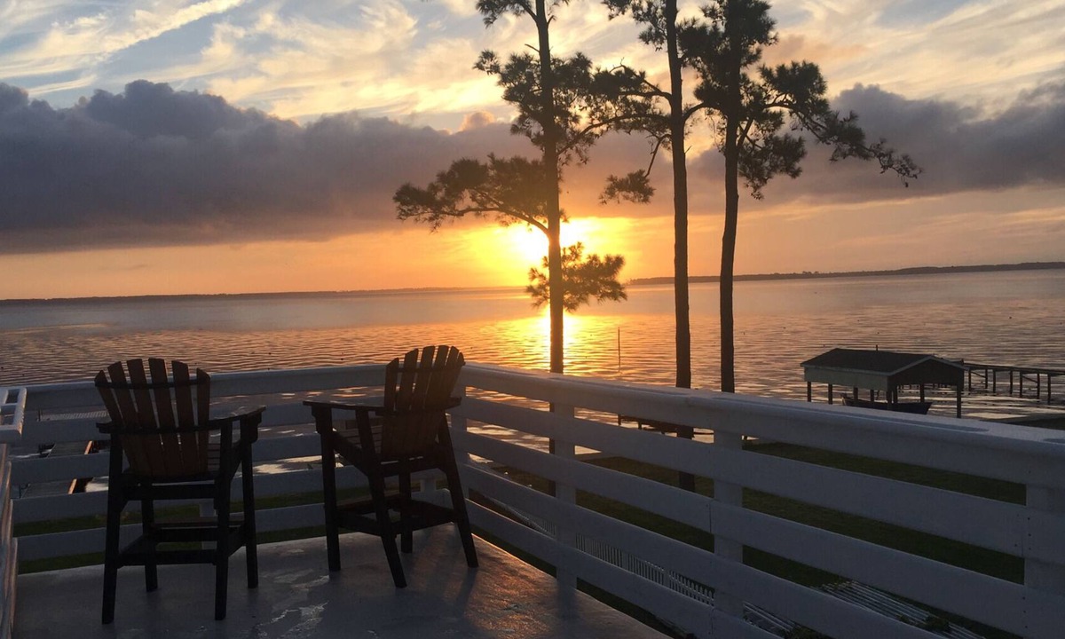 Belhaven House | You will be "Blown Away"! New Dock!