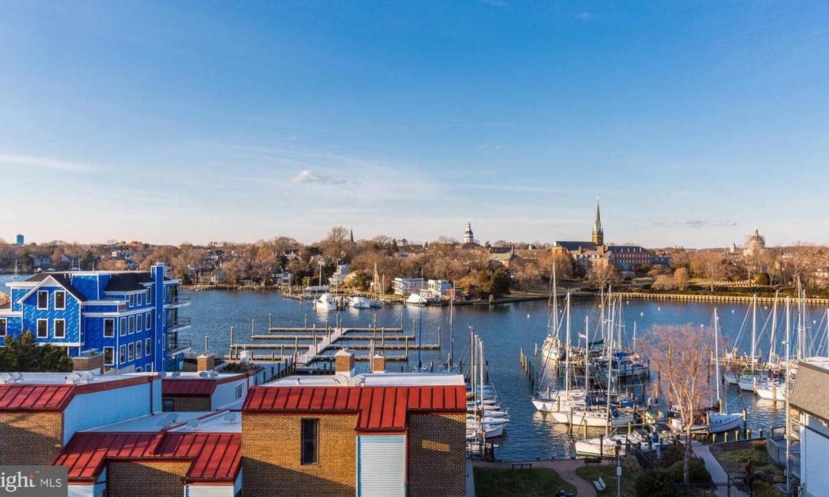 Eastport Condo | You will surely appreciate the convenience of off-street parking and the proximity to everything in Eastport and downtown.